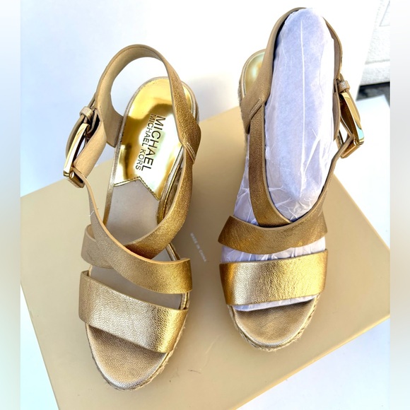 NIB Michael Kors 6.5 Giovanna metallic Gold leather wedge platform sandal - Picture 2 of 12